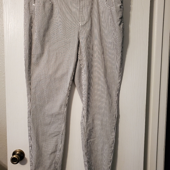 Pull on pin striped pants - Picture 2 of 2